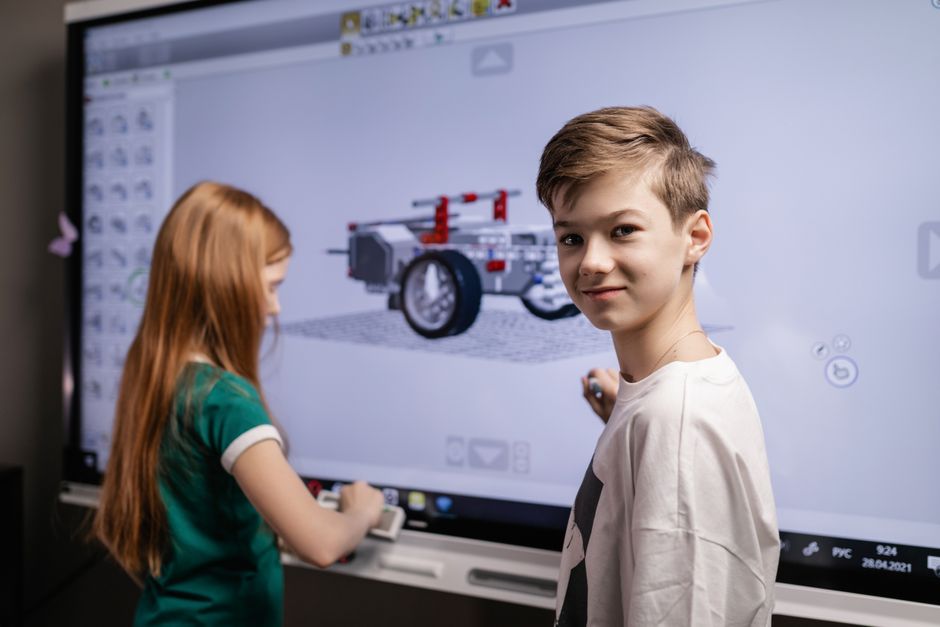 Interactive Translation Tools Tutors Can Use in Real Lessons